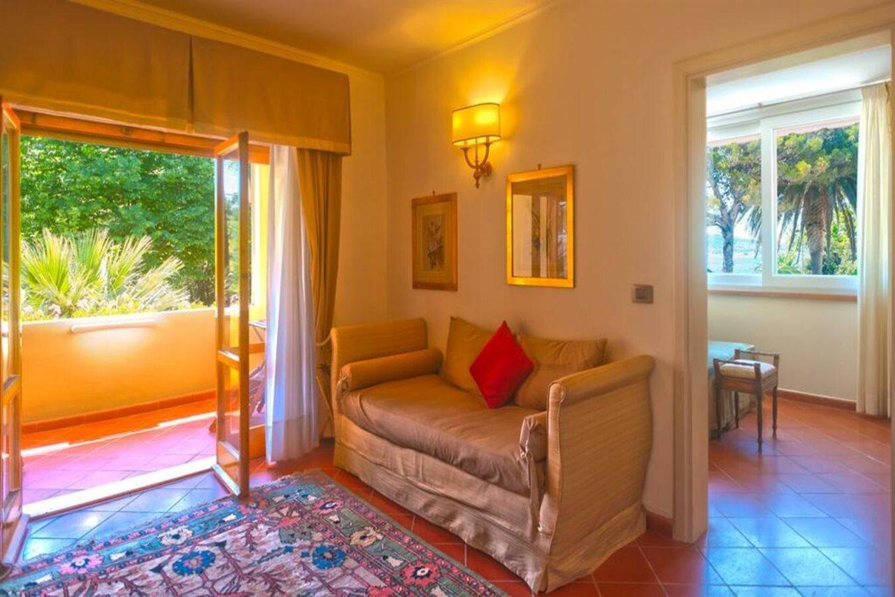 Hotel Villa Ottone Портоферайо Екстериор снимка