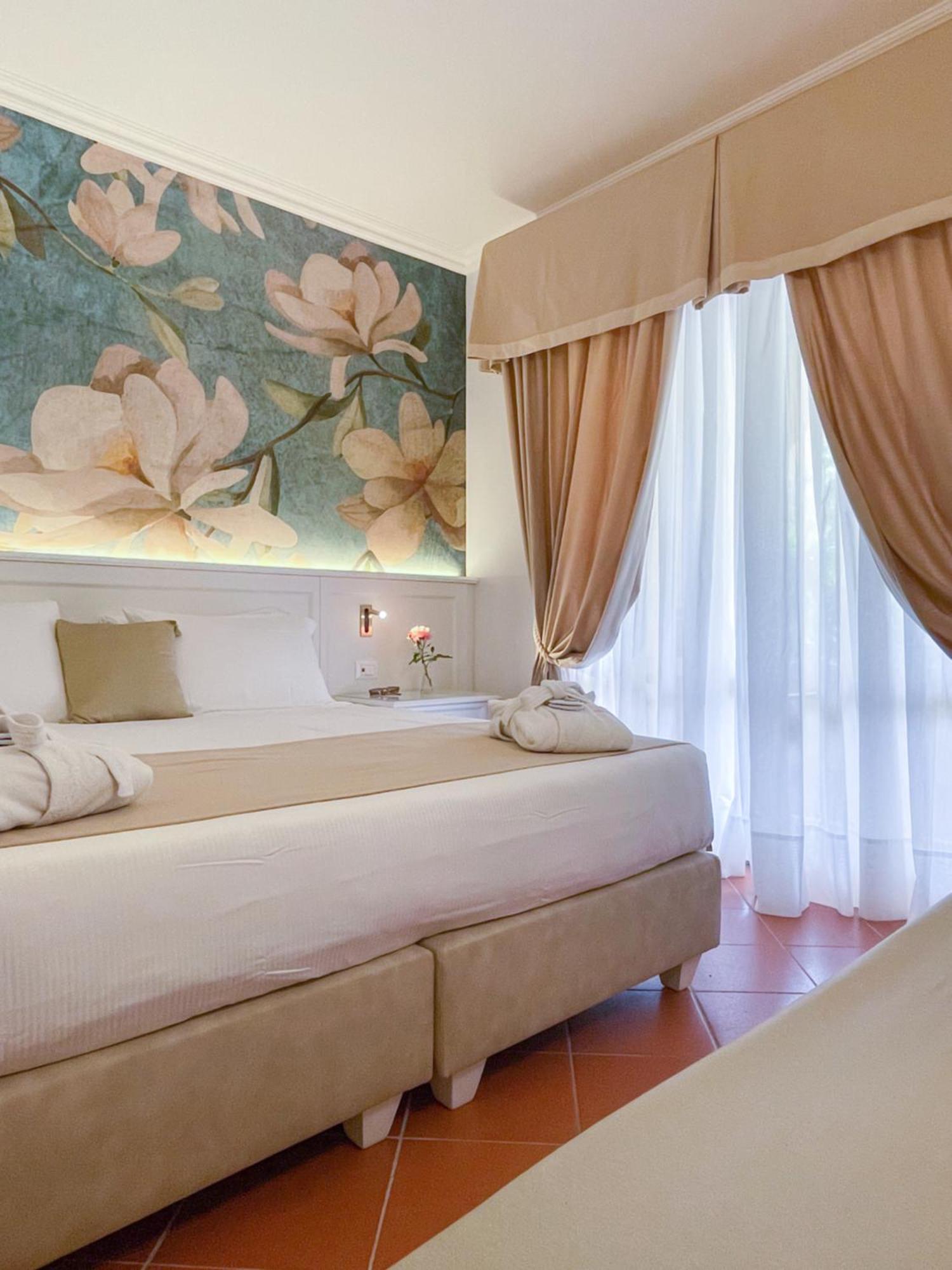 Hotel Villa Ottone Портоферайо Екстериор снимка