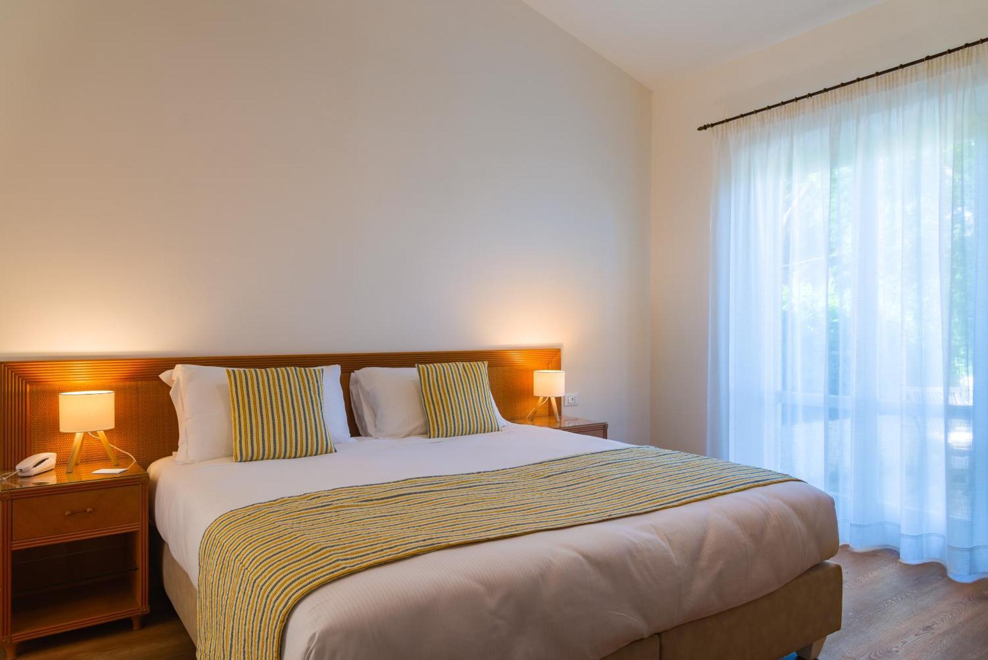 Hotel Villa Ottone Портоферайо Екстериор снимка
