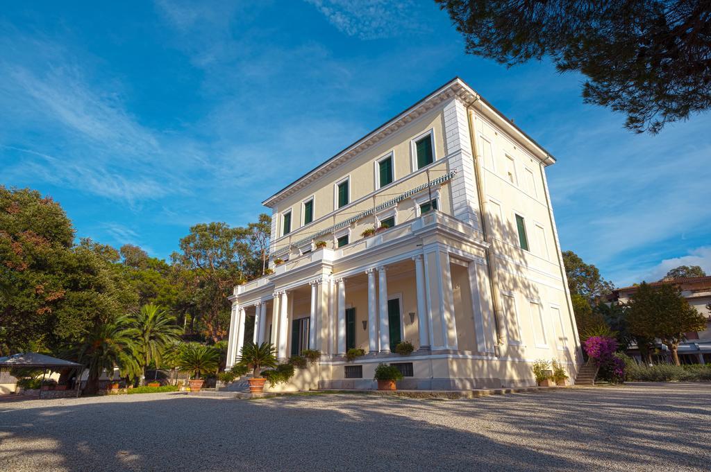 Hotel Villa Ottone Портоферайо Екстериор снимка