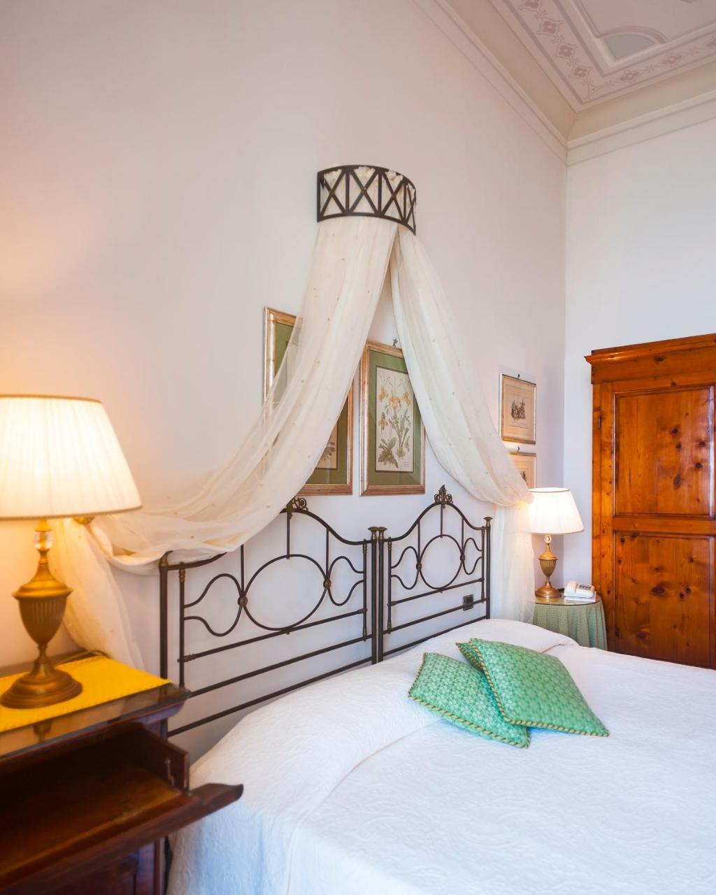 Hotel Villa Ottone Портоферайо Екстериор снимка